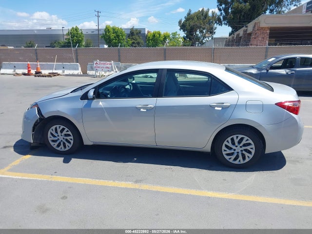 45222992 :رقم المزاد ، 5YFBURHE1HP663127 vin ، 2017 Toyota Corolla Le مزاد بيع