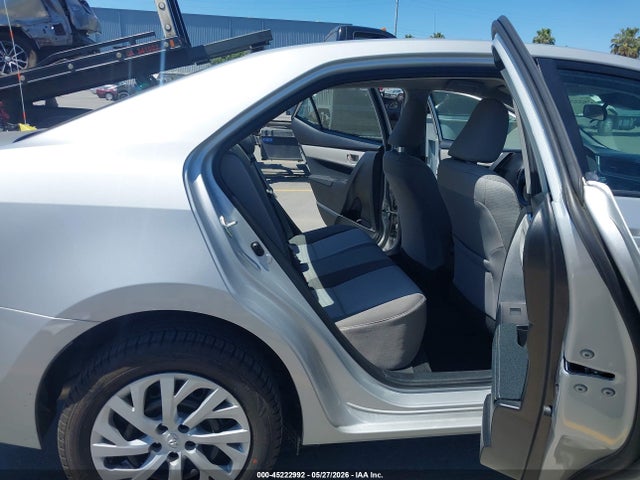 45222992 :رقم المزاد ، 5YFBURHE1HP663127 vin ، 2017 Toyota Corolla Le مزاد بيع