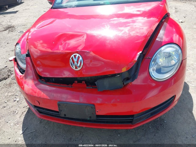 2012 Volkswagen Beetle 2.5l მანქანა იყიდება აუქციონზე, vin: 3VWJP7AT0CM641777, აუქციონის ნომერი: 45223054