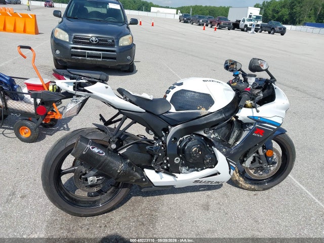 Suzuki GSX-R750 2023 JS1GR7MA8P7100455 Image 12