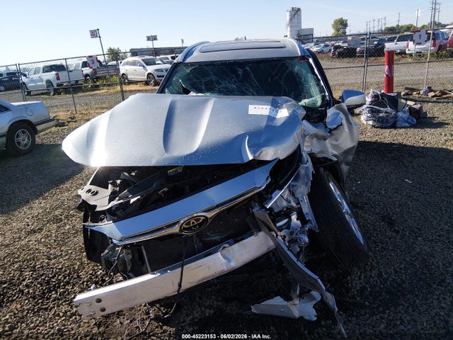 Toyota Highlander Limited 2023 5TDKDRBH3PS041010 Image 12