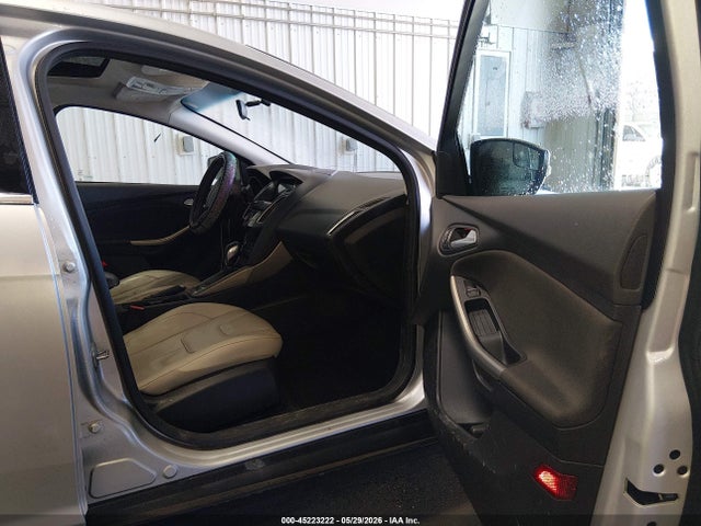 Aukcja sprzedaży 2017 Ford Focus Titanium, vin: 1FADP3J25HL287818, numer aukcji: 45223222