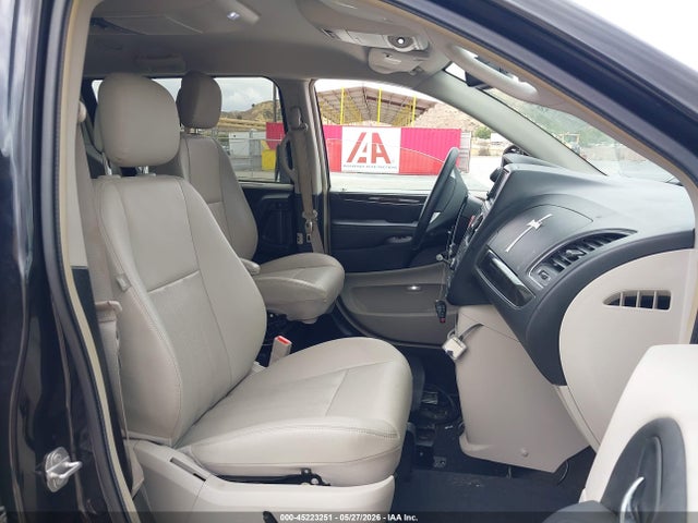 2016 Chrysler Town & Country Touring-l მანქანა იყიდება აუქციონზე, vin: 2C4RC1CG8GR233282, აუქციონის ნომერი: 45223251