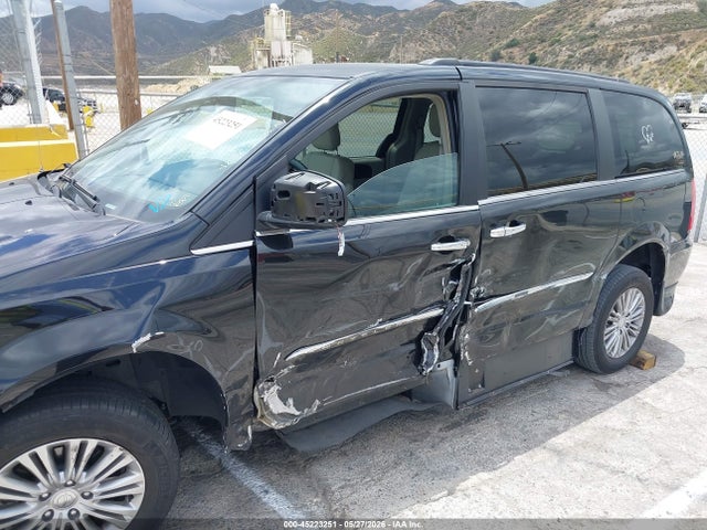 2016 Chrysler Town & Country Touring-l მანქანა იყიდება აუქციონზე, vin: 2C4RC1CG8GR233282, აუქციონის ნომერი: 45223251
