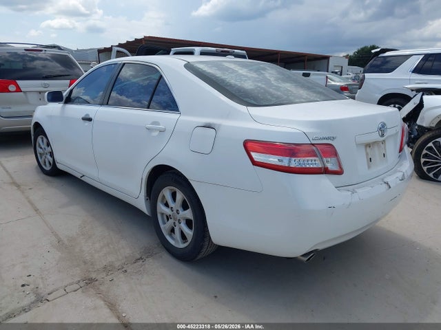 45223318 :رقم المزاد ، 4T1BK3EK7BU627882 vin ، 2011 Toyota Camry Le V6 مزاد بيع