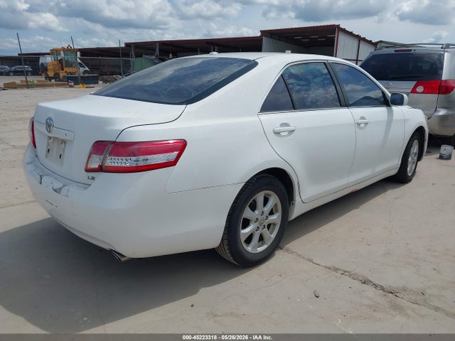 45223318 :رقم المزاد ، 4T1BK3EK7BU627882 vin ، 2011 Toyota Camry Le V6 مزاد بيع