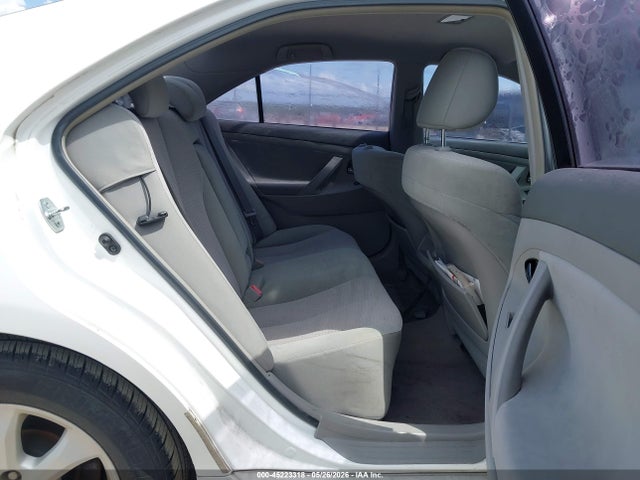45223318 :رقم المزاد ، 4T1BK3EK7BU627882 vin ، 2011 Toyota Camry Le V6 مزاد بيع