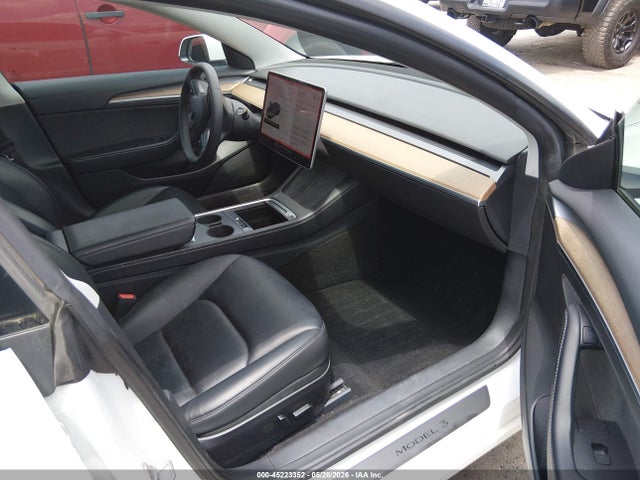 45223352 :رقم المزاد ، 5YJ3E1EB9NF123996 vin ، 2022 Tesla Model 3 Long Range Dual Motor All-wheel Drive مزاد بيع