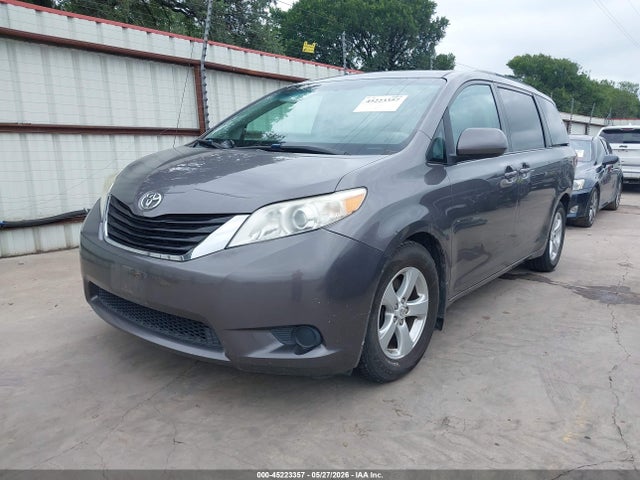 45223357 :رقم المزاد ، 5TDKK3DC7BS118829 vin ، 2011 Toyota Sienna Le V6 مزاد بيع
