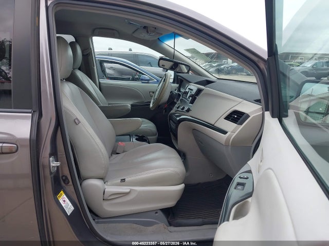 45223357 :رقم المزاد ، 5TDKK3DC7BS118829 vin ، 2011 Toyota Sienna Le V6 مزاد بيع