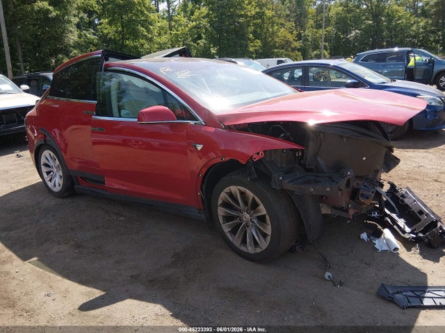 45223393 :رقم المزاد ، 5YJXCAE29JF116046 vin ، 2018 Tesla Model X مزاد بيع
