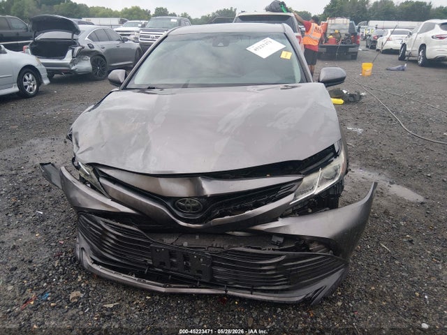 Продажа на аукционе авто 2018 Toyota Camry Le, vin: 4T1B11HK2JU594985, номер лота: 45223471