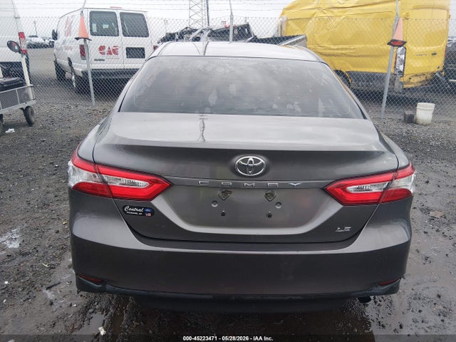 Продажа на аукционе авто 2018 Toyota Camry Le, vin: 4T1B11HK2JU594985, номер лота: 45223471