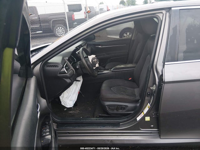 Продажа на аукционе авто 2018 Toyota Camry Le, vin: 4T1B11HK2JU594985, номер лота: 45223471