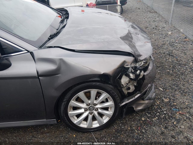 Продажа на аукционе авто 2018 Toyota Camry Le, vin: 4T1B11HK2JU594985, номер лота: 45223471