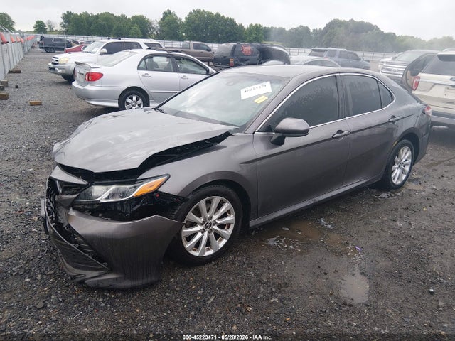 Продажа на аукционе авто 2018 Toyota Camry Le, vin: 4T1B11HK2JU594985, номер лота: 45223471