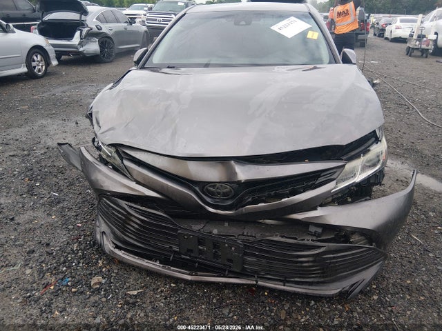 Продажа на аукционе авто 2018 Toyota Camry Le, vin: 4T1B11HK2JU594985, номер лота: 45223471