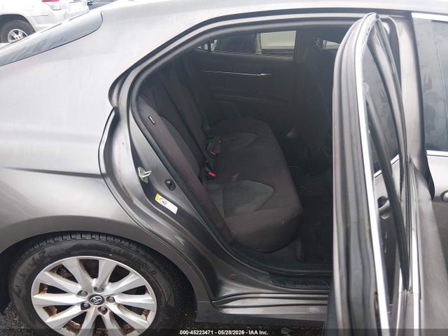 Продажа на аукционе авто 2018 Toyota Camry Le, vin: 4T1B11HK2JU594985, номер лота: 45223471