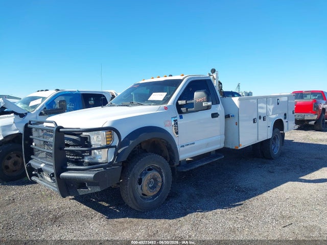 Ford F-450 Chassis Xl 2018 1FDUF4HT2JEC94796 Image 2