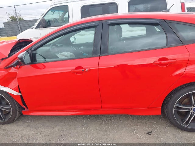 Ford FOCUS ST 2015 1FADP3L91FL306758 Image 14