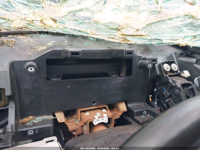 45223656 :رقم المزاد ، 2C4RVABG8CR391756 vin ، 2012 Volkswagen Routan Se مزاد بيع