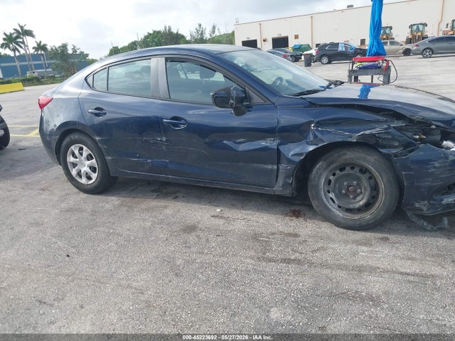 Продаж на аукціоні авто 2018 Mazda Mazda3 Sport, vin: 3MZBN1U76JM169247, номер лоту: 45223692