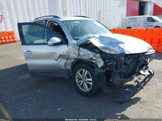 Продаж на аукціоні авто 2017 Volkswagen Tiguan 2.0t/2.0t S, vin: WVGBV7AX0HK024910, номер лоту: 45223749