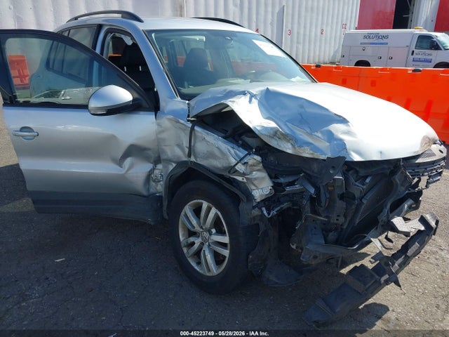 WVGBV7AX0HK024910 Volkswagen Tiguan 2.0t/2.0t S
