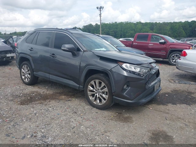 Auction sale of the 2020 Toyota Rav4 Xle Premium, vin: 2T3C1RFV1LC062154, lot number: 45223767