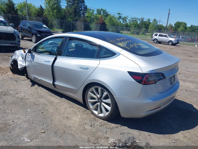 Tesla Model 3 Long Range/mid Range 2018 5YJ3E1EA8JF031117 Image 3