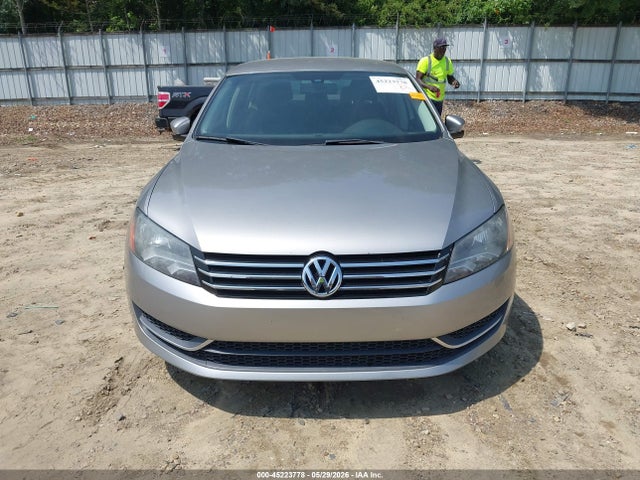 45223778 :رقم المزاد ، 1VWBP7A33CC015890 vin ، 2012 Volkswagen Passat 2.5l Se مزاد بيع