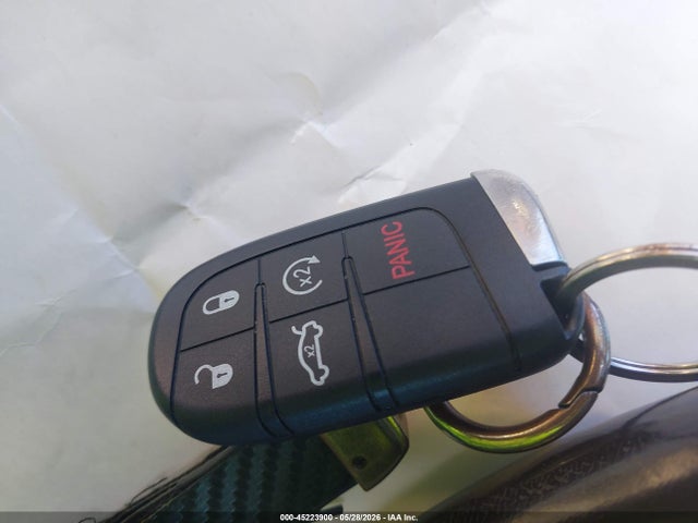 2013 Chrysler 300c მანქანა იყიდება აუქციონზე, vin: 2C3CCAET4DH727984, აუქციონის ნომერი: 45223900