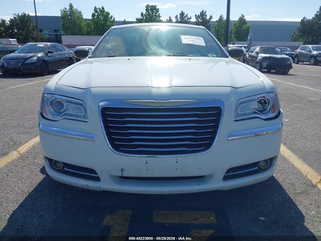 2013 Chrysler 300c მანქანა იყიდება აუქციონზე, vin: 2C3CCAET4DH727984, აუქციონის ნომერი: 45223900