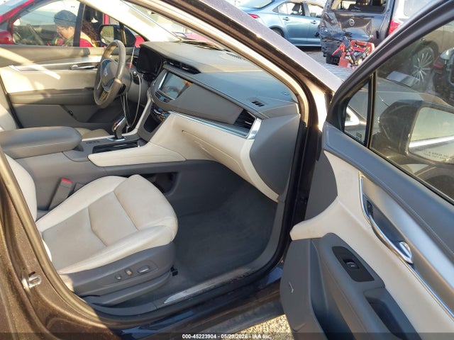 45223904 :رقم المزاد ، 1GYKNERS7HZ221169 vin ، 2017 Cadillac Xt5 Premium Luxury مزاد بيع