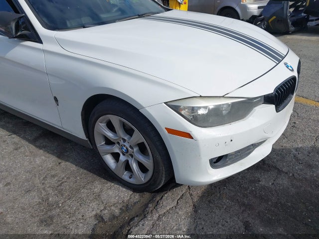 BMW 320i 2015 WBA3B1G50FNT06199 Image 12