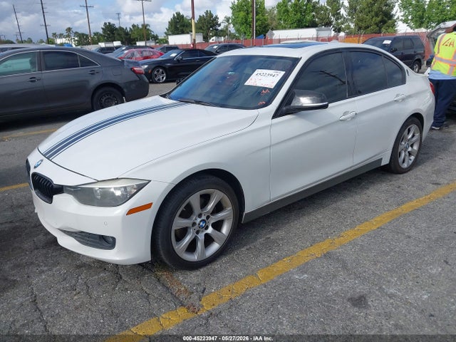 BMW 320i 2015 WBA3B1G50FNT06199 Image 2