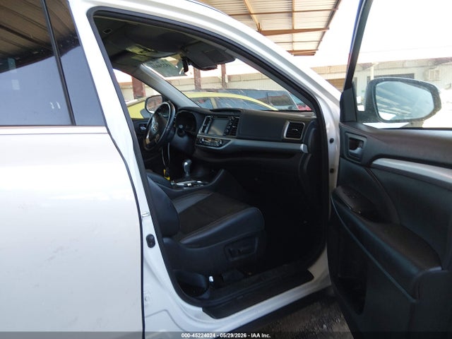 Aukcja sprzedaży 2017 Toyota Highlander Xle, vin: 5TDKZRFH4HS525992, numer aukcji: 45224024