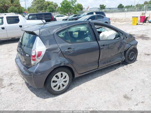 Продажа на аукционе авто 2014 Toyota Prius C One, vin: JTDKDTB31E1059422, номер лота: 45224128