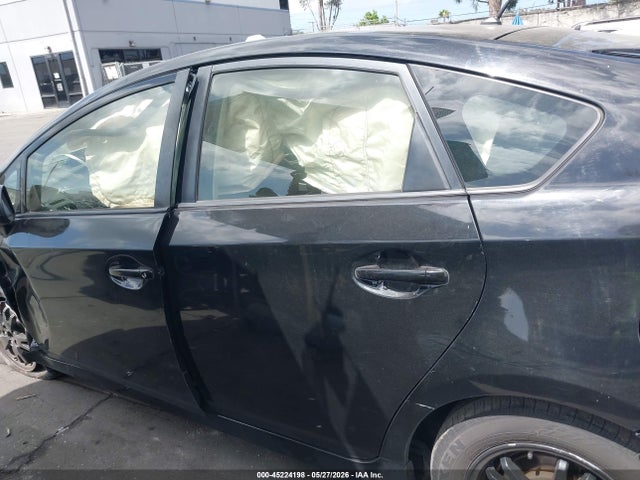 Toyota Prius Two 2015 JTDKN3DUXF0474653 Image 15