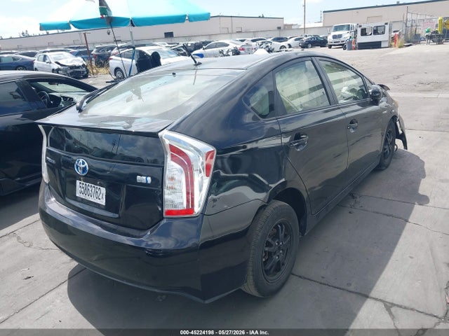 Toyota Prius Two 2015 JTDKN3DUXF0474653 Image 4