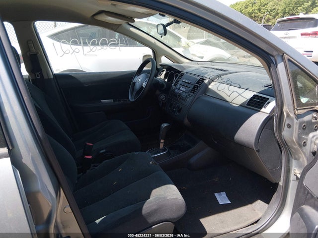 45224221 :رقم المزاد ، 3N1BC1CP3CK241811 vin ، 2012 Nissan Versa 1.8 S مزاد بيع