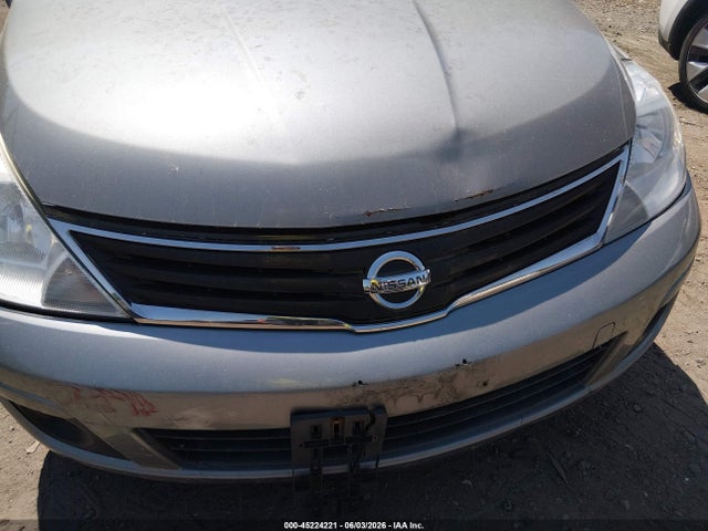 45224221 :رقم المزاد ، 3N1BC1CP3CK241811 vin ، 2012 Nissan Versa 1.8 S مزاد بيع