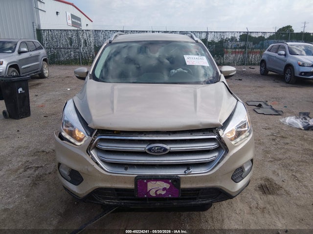 1FMCU9J95HUA04063 Ford Escape Titanium