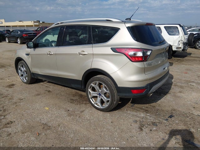 1FMCU9J95HUA04063 Ford Escape Titanium