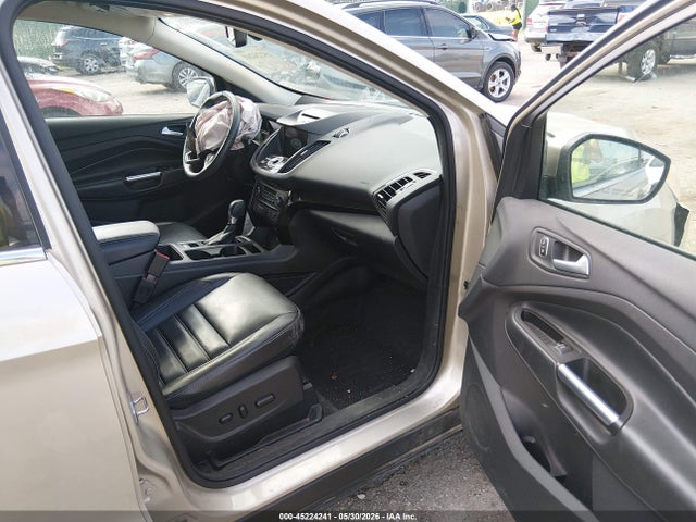 1FMCU9J95HUA04063 Ford Escape Titanium