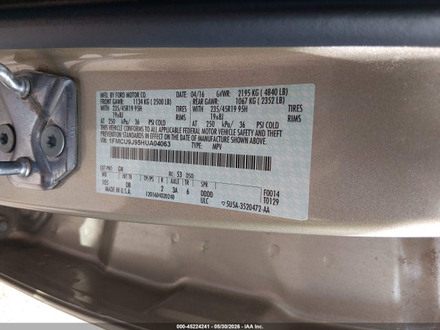 1FMCU9J95HUA04063 Ford Escape Titanium