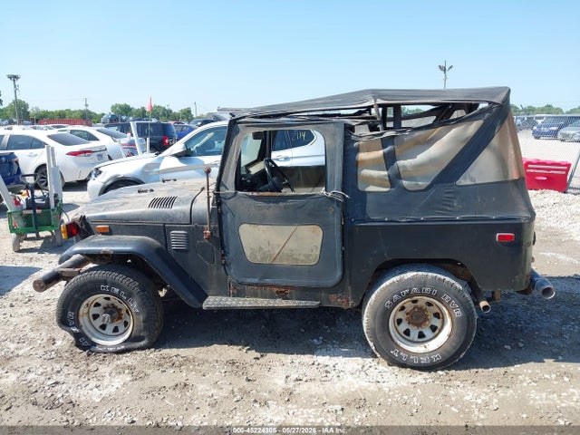 45224305 :رقم المزاد ، FJ40171348 vin ، 1974 Toyota Land Cruiser مزاد بيع