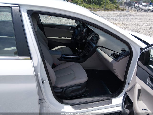 2017 Hyundai Sonata მანქანა იყიდება აუქციონზე, vin: 5NPE24AF6HH564177, აუქციონის ნომერი: 45224388