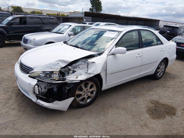 2005 Toyota Camry Xle მანქანა იყიდება აუქციონზე, vin: 4T1BE32K15U566139, აუქციონის ნომერი: 45224432