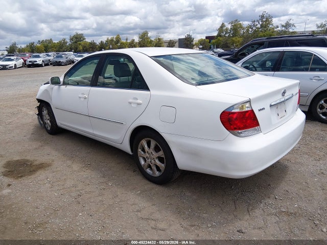 2005 Toyota Camry Xle მანქანა იყიდება აუქციონზე, vin: 4T1BE32K15U566139, აუქციონის ნომერი: 45224432